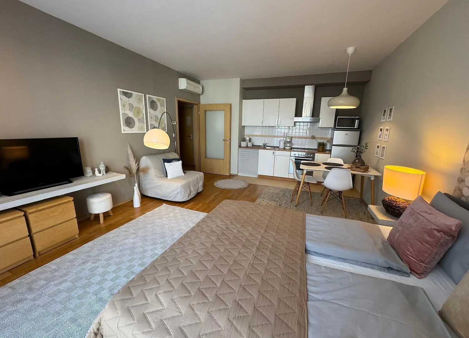 Central Passage Urban Nest Budapest Apartment